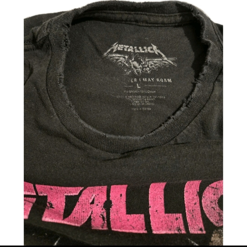 Woman's Metallica Offical Concert 2018-2019 T-Shirt - Picture 2 of 4